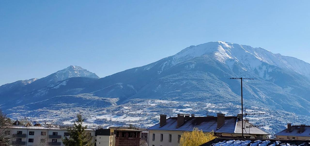 L'Hivernet, Grand Triplex Neuf Au Coeur D'Embrun Acces Facile Luaran gambar