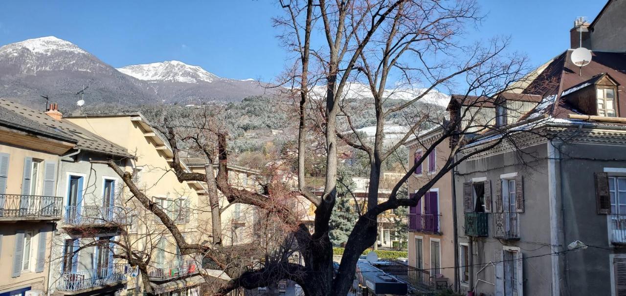 L'Hivernet, Grand Triplex Neuf Au Coeur D'Embrun Acces Facile Luaran gambar