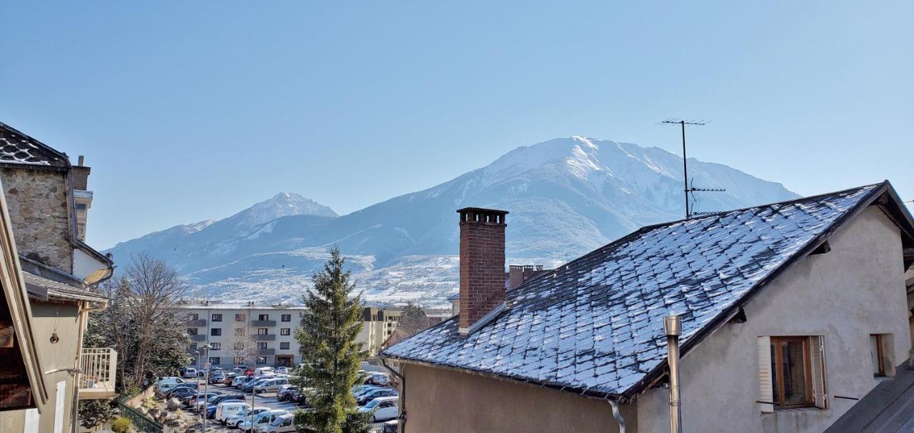 L'Hivernet, Grand Triplex Neuf Au Coeur D'Embrun Acces Facile Luaran gambar